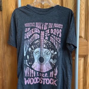 Hybrid & Company Gray Woodstock Graphic Tee